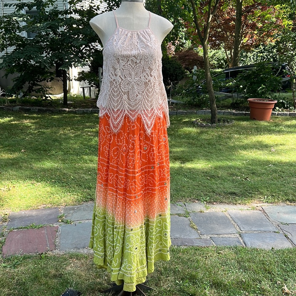 Tie down long skirt